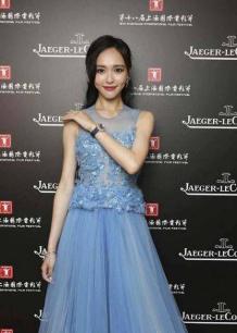 资讯《明星八卦-唐嫣穿山寨礼服遭网友曝光 工